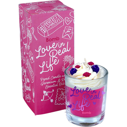 Žvakė – Love in Real Life Piped Candle - Spa4You